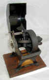 1886_Acme_Pencil_Sharpener_open_zz.JPG (13542 bytes)