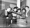 1908_Edison_Business_Phonograph_photo_c_1940_EHS_29310004.jpg (59491 bytes)